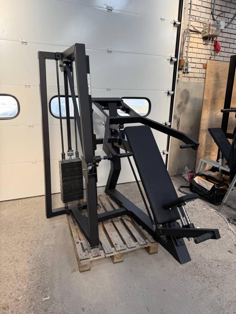 Gym 80 Incline Chestpress/ Brustpresse/ Chest Press/ Black Gym 80 Incline Chestpress/ Brustpresse/ Chest Press/ Black