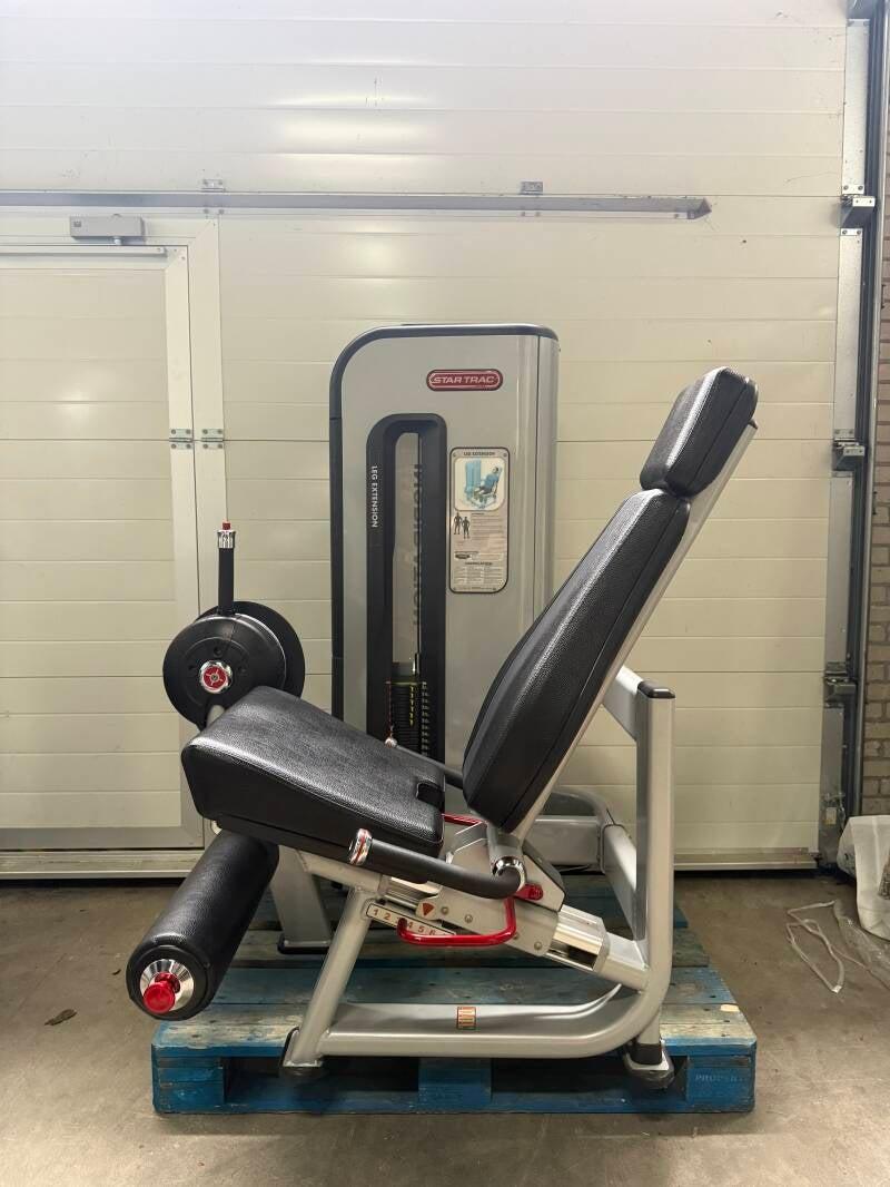 Star Trac Leg extension/ beinstrecker/ leg extension