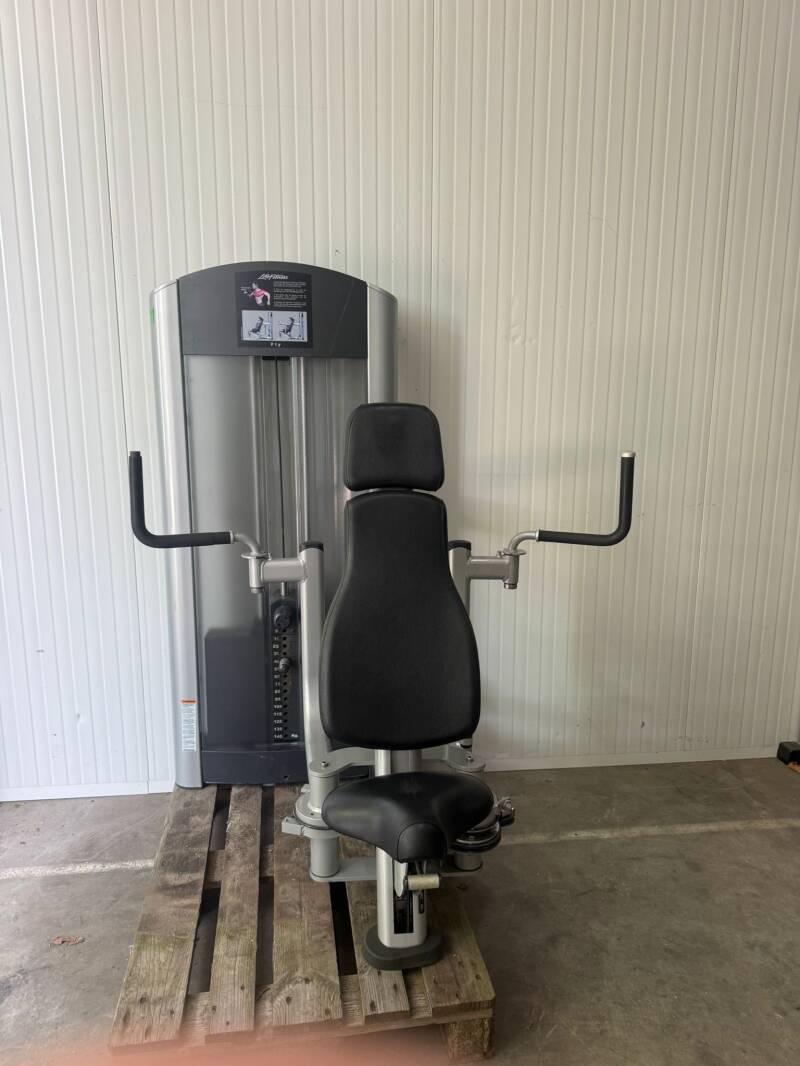 Life Fitness Signature pec fly/ fly machine/ butterfly