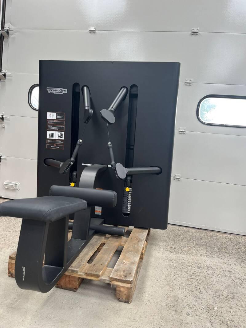 Technogym Kinesis Low Row/ Butterfly Reverse/ Rear delts Black