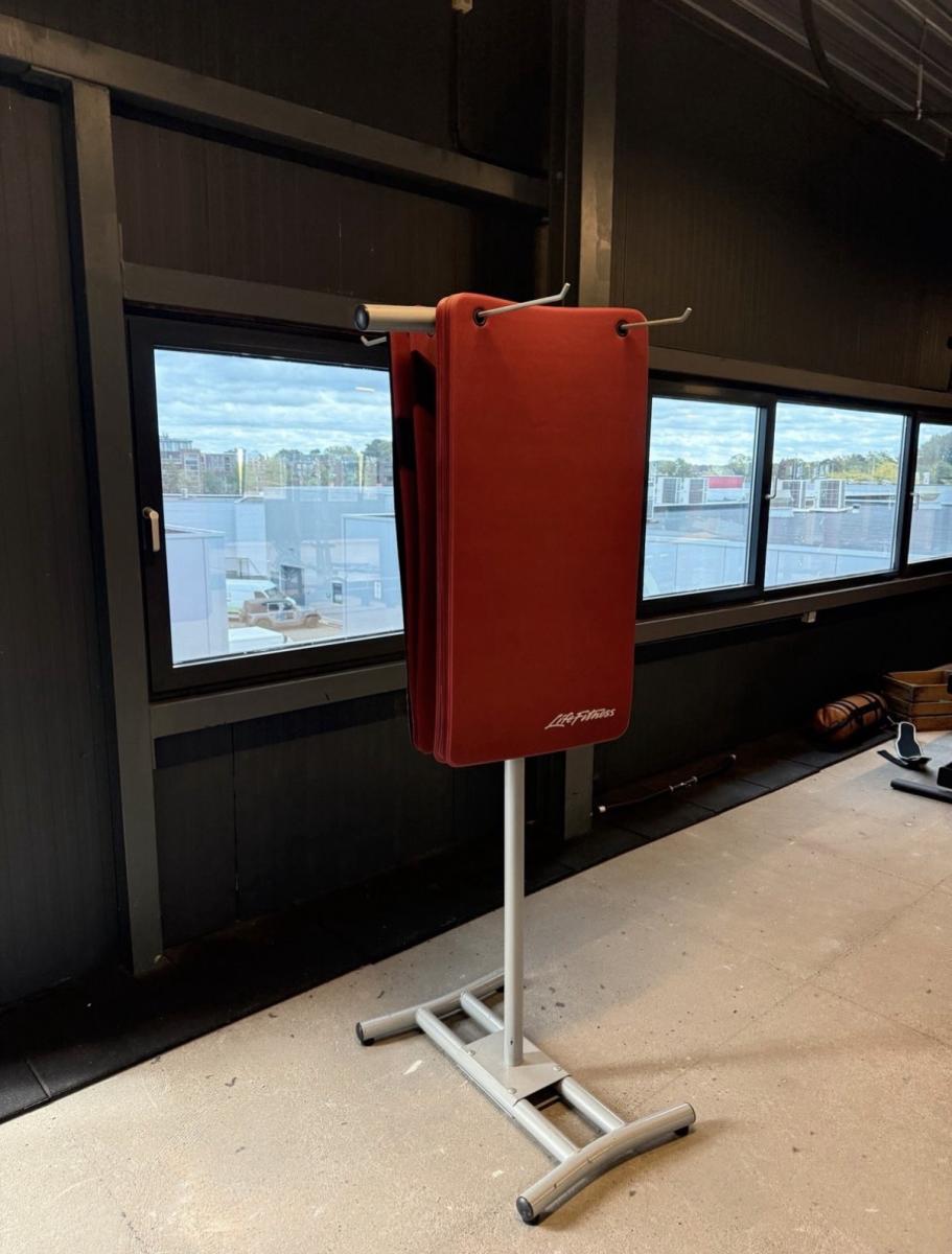 8x life Fitness matjes met ophangrek / gym