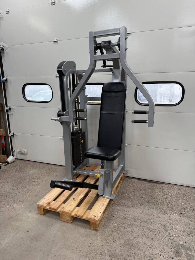 Star Trac Chestpress/ Chest machine/ Brustpresse/ Brust